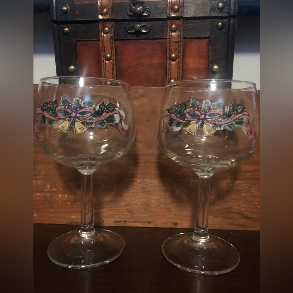 Set of 2 Johnson Bros “ Victorian Christmas “ Goblets England